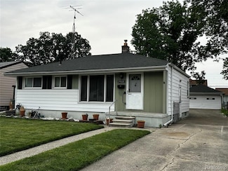 29020 Balmoral St, Garden City, MI 48135