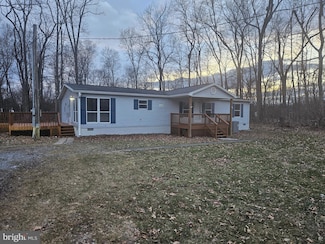 226 Minders Ln, Bunker Hill, WV 25413