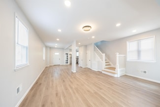 1 Stegman Ct, Jersey City, NJ 07305