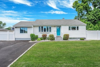 55 Van Buren St, Brentwood, NY 11717