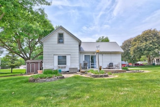 909 A Ave, Armstrong, IA 50514