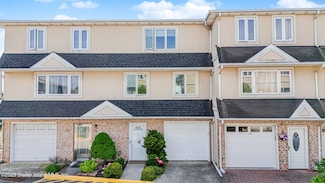 12 Seagate Ct, Staten Island, NY 10305