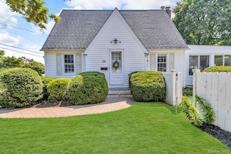 34 Mount Pleasant Rd, Yonkers, NY 10703