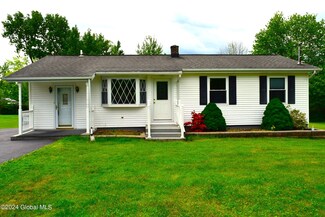 16 Ferguson St, Waterford, NY 12188