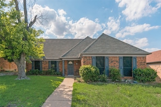 2209 Country Oaks Dr, Garland, TX 75040