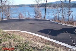 119 Bluebird Ln, Hot Springs National Park, AR 71913