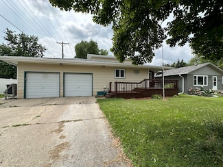1506 10th Ave SE, Aberdeen, SD 57401