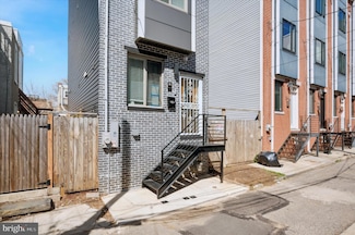 2542 Arcadia St, Philadelphia, PA 19125