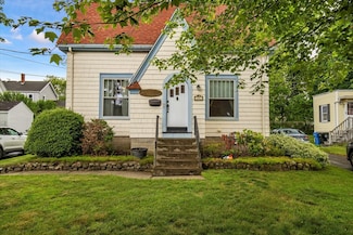 14 Cottage St, Whitman, MA 02382