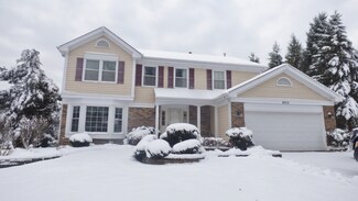 4015 Longacre Ln, Island Lake, IL 60042