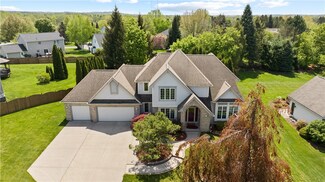 23 Sunberry Dr, Penfield, NY 14526