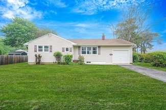 63 Beaver Dam Rd, Bellport, NY 11713