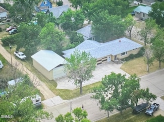 309 2nd Ave NW, Crosby, ND 58730