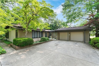 2321 Killian Rd, Akron, OH 44312