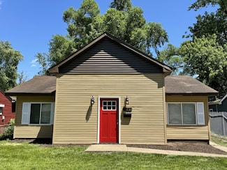1047 Matthews St, Gary, IN 46406