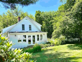 9 Hillcrest Rd, New London, NH 03257