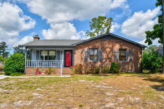 5815 Fallen Tree Rd, Wilmington, NC 28405