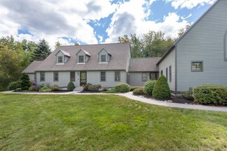 46 Montrose Dr, Stratham, NH 03885