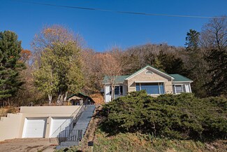 W508 Spur Ln, Fountain City, WI 54629