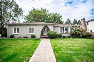 40 Old Stone Rd, Depew, NY 14043
