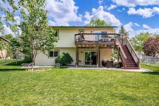 6354 Whispering Oaks Dr, Eden Prairie, MN 55346