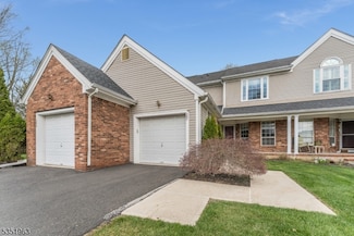 207 Teasel Ct Unit B207, Whitehouse Station, NJ 08889