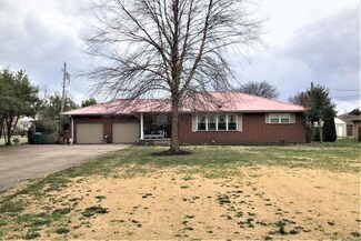 111 W 18th St, Caruthersville, MO 63830