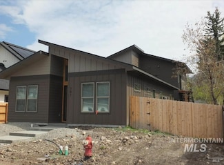 701 2nd Ave, Hailey, ID 83333