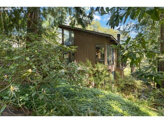 3820 SW Scholls Ferry Rd, Portland, OR 97221