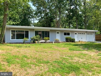321 Walnut Ln, Mount Laurel, NJ 08054