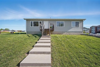 259 Manor Dr, Osceola, IA 50213