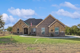 2021 Delton Dr, Springtown, TX 76082