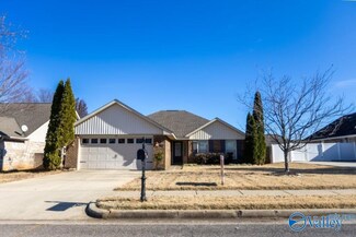 102 Crystal Pond Ct NW, Madison, AL 35757