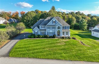 4 W Valley Dr, Cumberland, RI 02864
