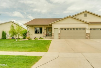 3100 Chisholm Trail, Bismarck, ND 58503
