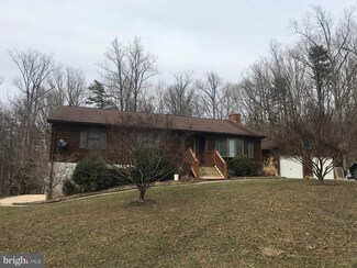 28 Maple Ln, Bluemont, VA 20135