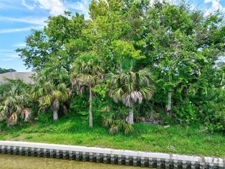 35 Coral Reef Ct N, Palm Coast, FL 32137