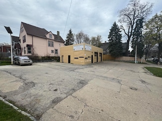 102 W North Ave, Milwaukee, WI 53212