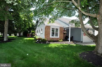 11 Tyson Ct, Mount Laurel, NJ 08054