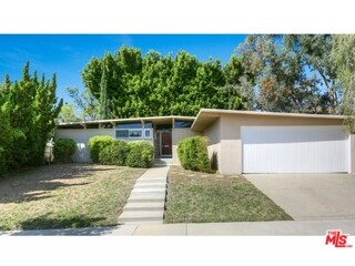 5619 S Holt Ave, Los Angeles, CA 90056