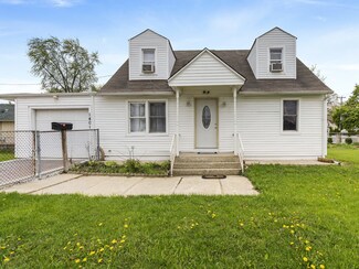 1401 Coolidge Ave, Aurora, IL 60505