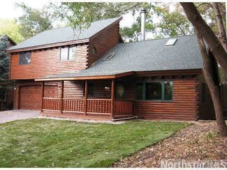 111 111 Rustic Dr, Mahtomedi, MN 55115