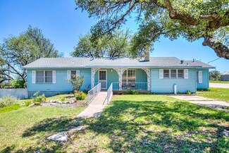 211 W Lake Ave, Mertzon, TX 76941