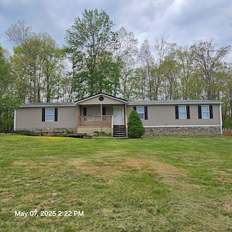 399 Thousand Oaks Dr, Shady Spring, WV 25918