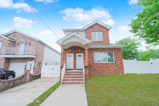 516 Powell St, Staten Island, NY 10312