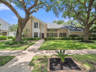 1735 Hodge Lake Ln, Sugar Land, TX 77478