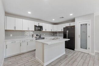 9417 N 2nd St, Phoenix, AZ 85020