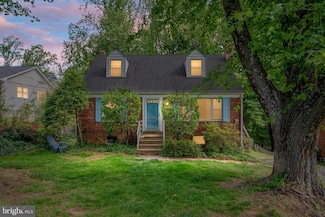6510 Oakwood Dr, Falls Church, VA 22041