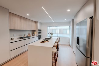 4622 Glencoe Ave Unit 4, Marina Del Rey, CA 90292