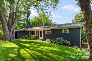 28 Pine Ln, Asheville, NC 28806